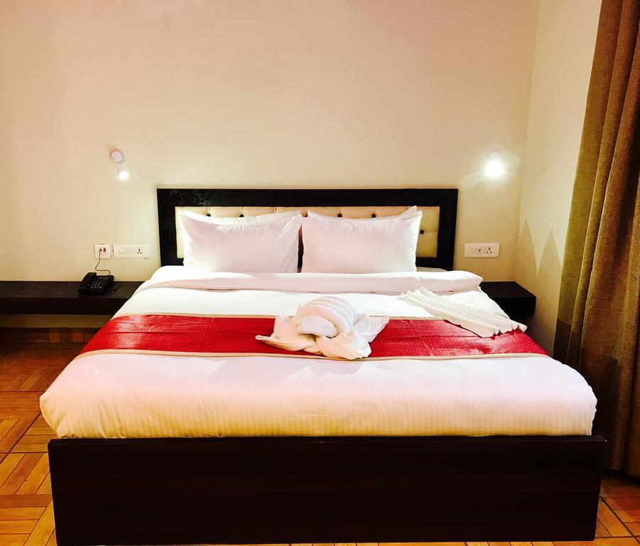 Hotel The Park Residency Greater Noida Exterior foto