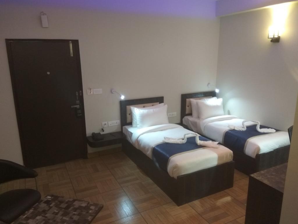 Hotel The Park Residency Greater Noida Exterior foto